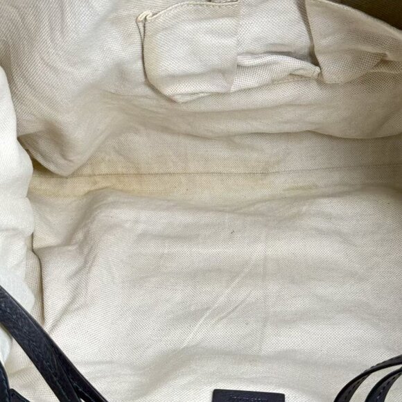 Gucci GG Logo Supreme Shoulder Bag  with Red and Navy Stripes Classic Design - Picture 10 of 10